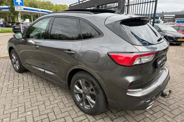 Ford Kuga (2021) thumbnail 3