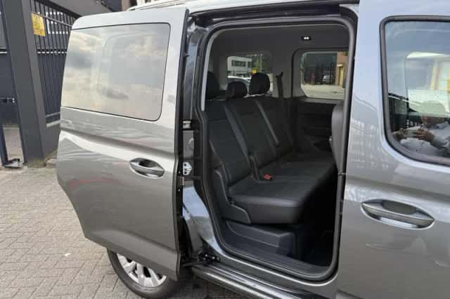 Ford Tourneo Connect (2023) thumbnail 4