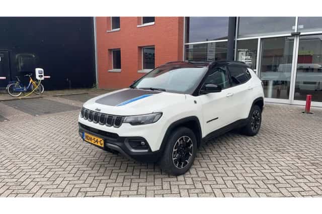 Jeep Compass (2023) thumbnail 1