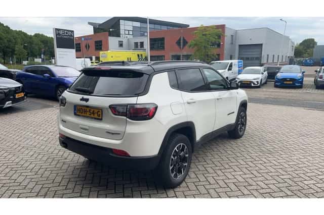 Jeep Compass (2023) thumbnail 4