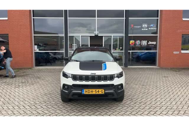 Jeep Compass (2023) thumbnail 6