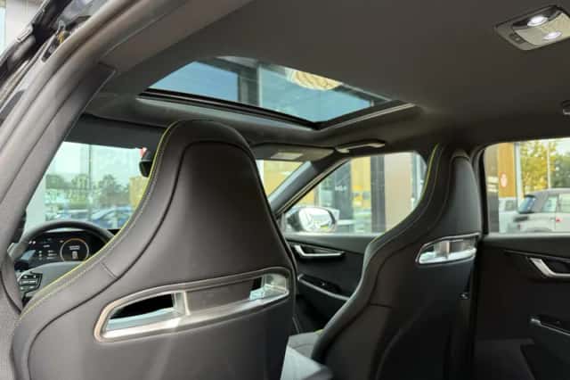 Kia EV6 (2023) thumbnail 5