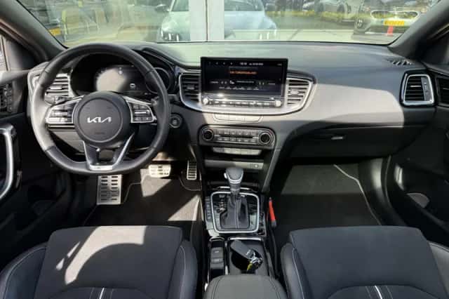 Kia Proceed (2025) thumbnail 3