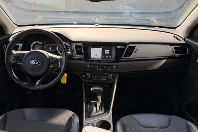 Kia Niro (2018) thumbnail 3