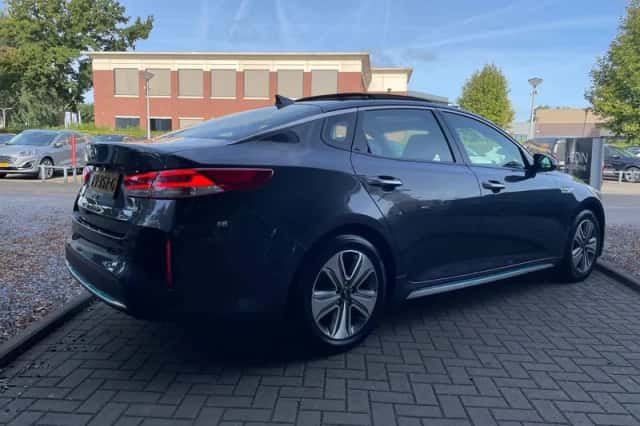 Kia Optima (2017) thumbnail 5