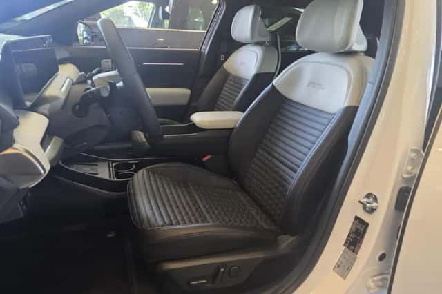 Kia EV4 (2026) thumbnail 2