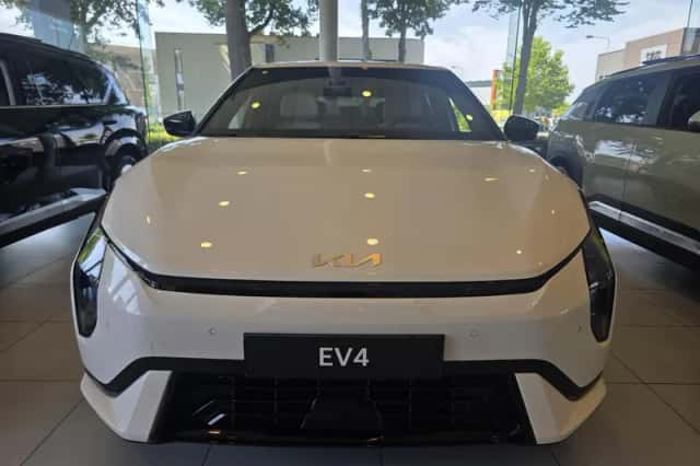 Kia EV4 (2026) thumbnail 6