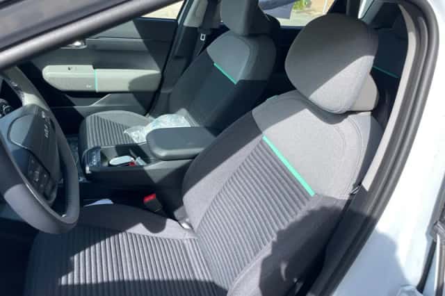 Kia EV4 (2026) thumbnail 6