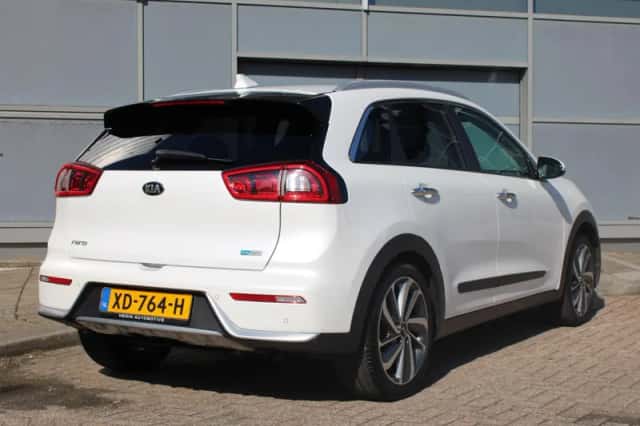 Kia Niro (2018) thumbnail 2