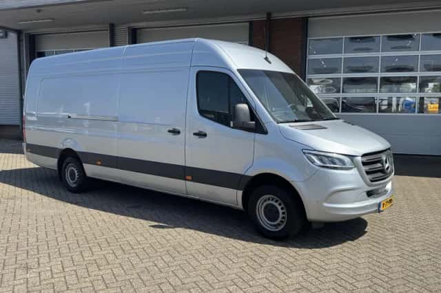 Mercedes-Benz Sprinter (2024) thumbnail 4
