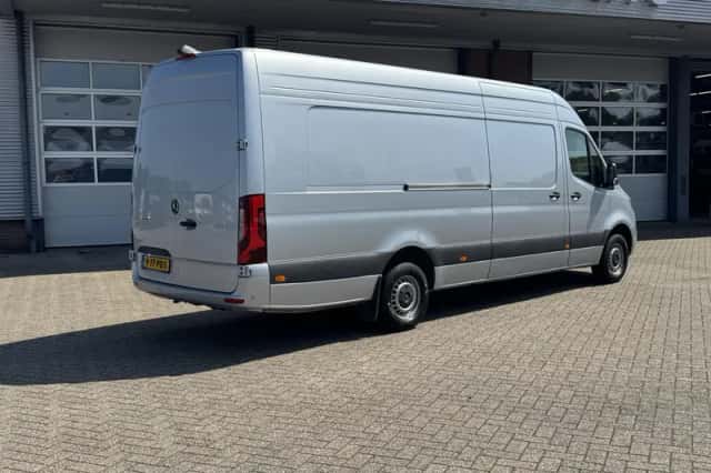 Mercedes-Benz Sprinter (2024) thumbnail 5