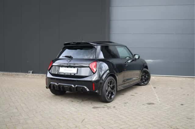 MINI Cooper (2026) thumbnail 2