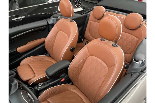 MINI Cabrio (2023) thumbnail 6