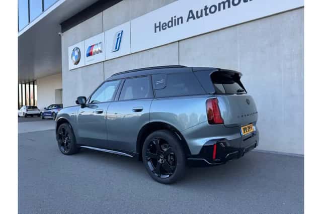 MINI Countryman (2025) thumbnail 2