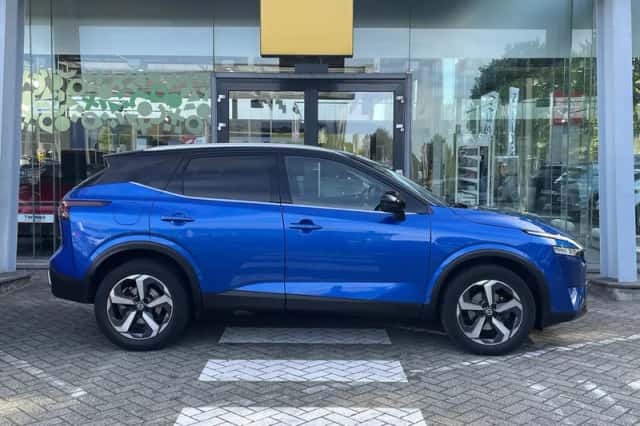 Nissan Qashqai (2021) thumbnail 3