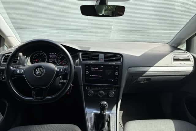 Volkswagen Golf (2017) thumbnail 3
