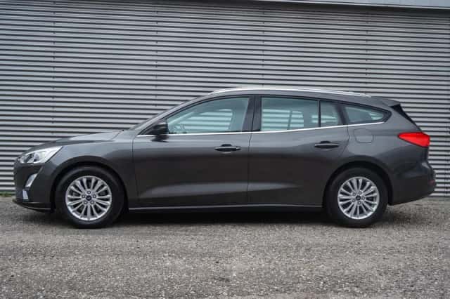 Ford Focus (2019) thumbnail 3