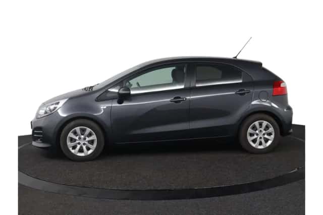 Kia Rio (2015) thumbnail 3