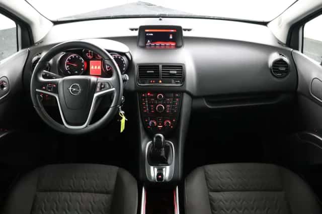 Opel Meriva (2014) thumbnail 4