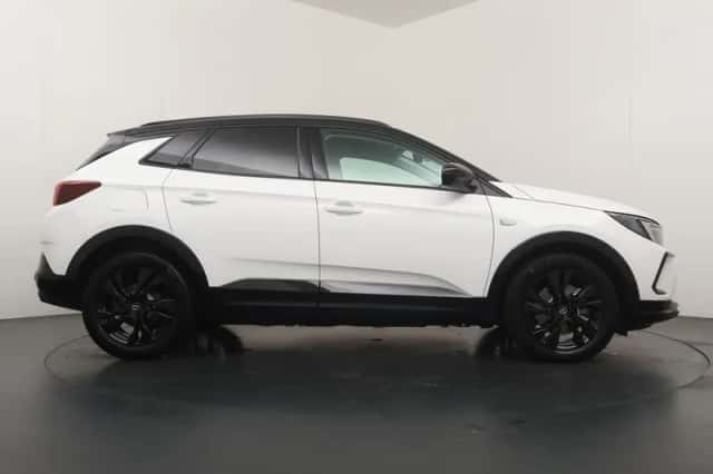 Opel Grandland (2024) thumbnail 4