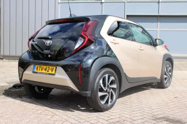 Toyota Aygo (2023) thumbnail 2