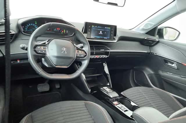 Peugeot e-208 (2022) thumbnail 4