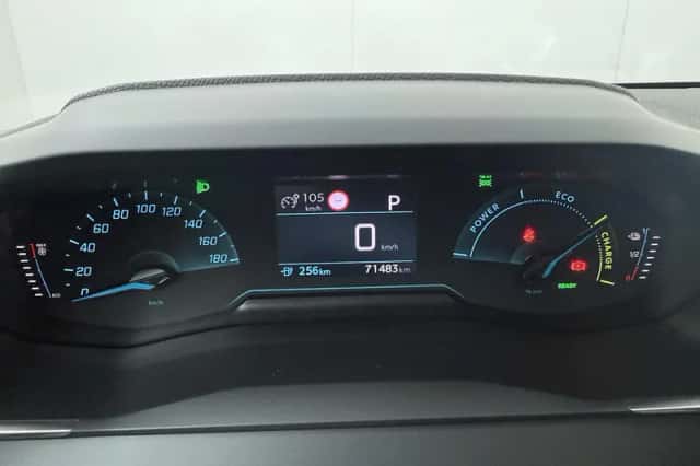 Peugeot e-208 (2022) thumbnail 6