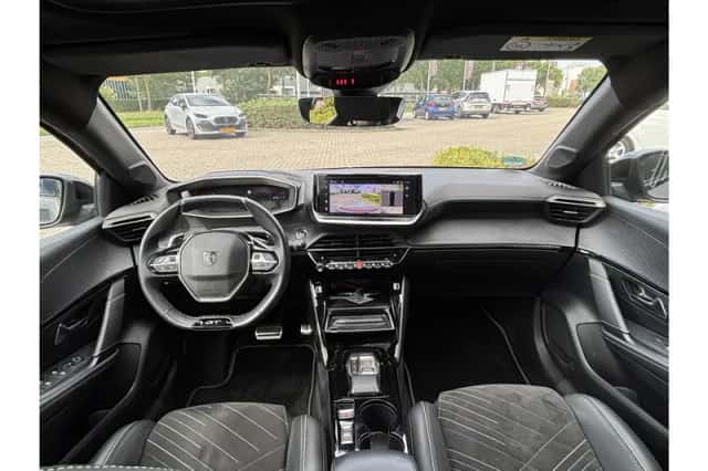 Peugeot 208 (2024) thumbnail 3