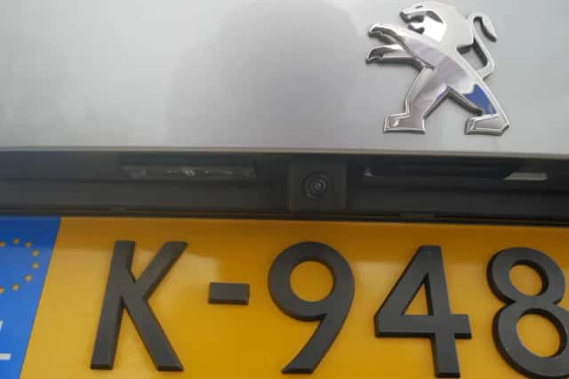 Peugeot 2008 (2021) thumbnail 5
