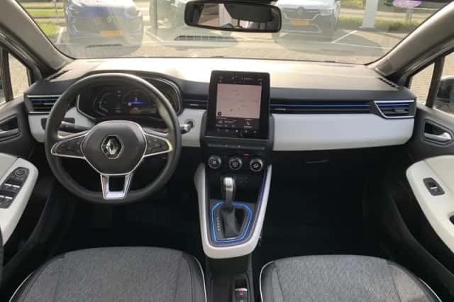 Renault Clio (2021) thumbnail 6
