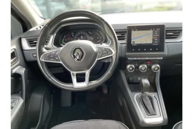 Renault Captur (2021) thumbnail 3