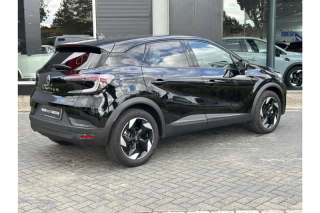 Renault Captur (2025) thumbnail 2