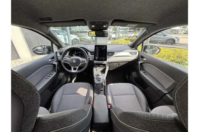 Renault Captur (2025) thumbnail 3