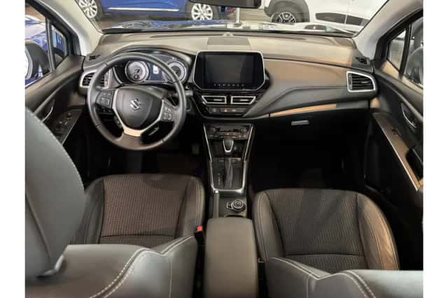 Suzuki S-Cross (2023) thumbnail 3