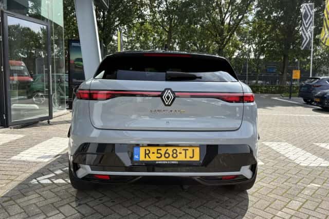 Renault Mégane E-Tech (2022) thumbnail 6
