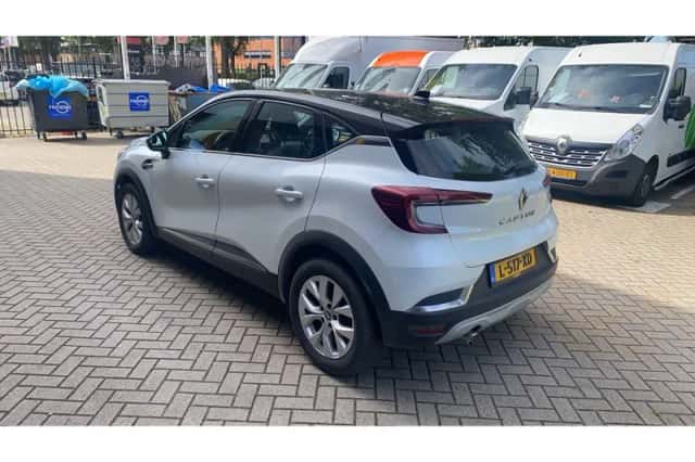 Renault Captur (2020) thumbnail 2