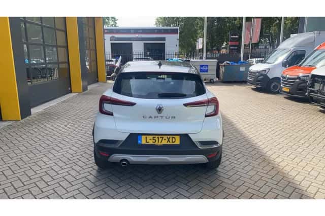 Renault Captur (2020) thumbnail 3