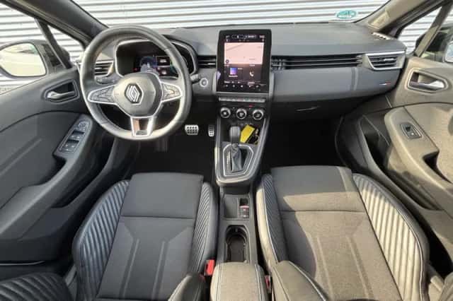 Renault Clio (2024) thumbnail 3