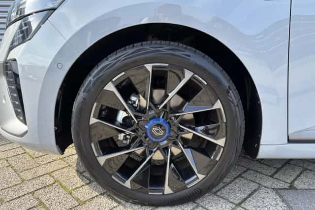 Renault Clio (2024) thumbnail 5