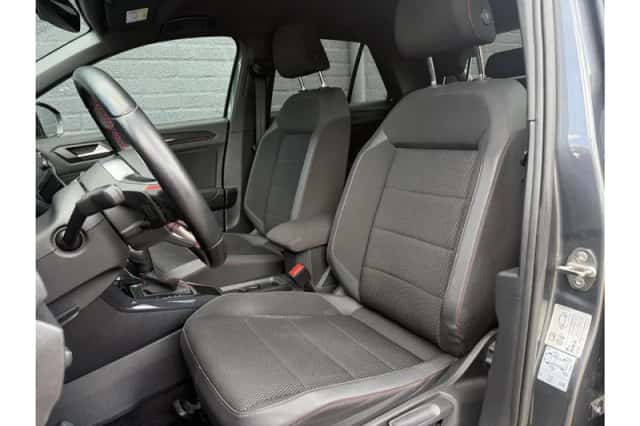 Volkswagen T-Roc (2021) thumbnail 4