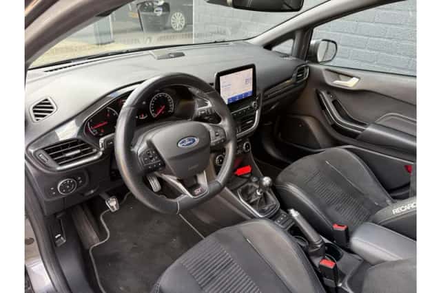 Ford Fiesta (2021) thumbnail 3