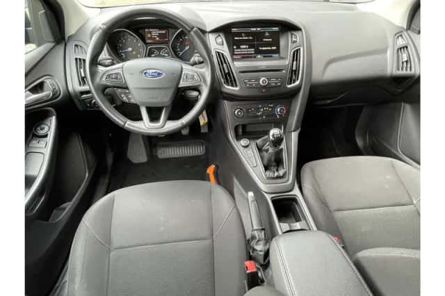 Ford Focus (2016) thumbnail 3