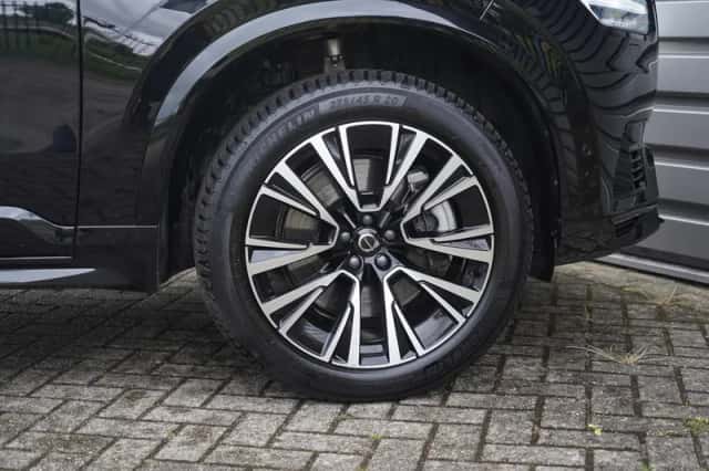 Volvo XC90 (2024) thumbnail 3