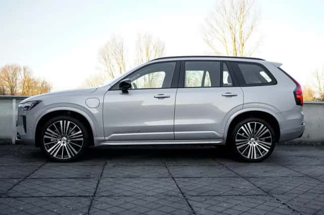Volvo XC90 (2025) thumbnail 3