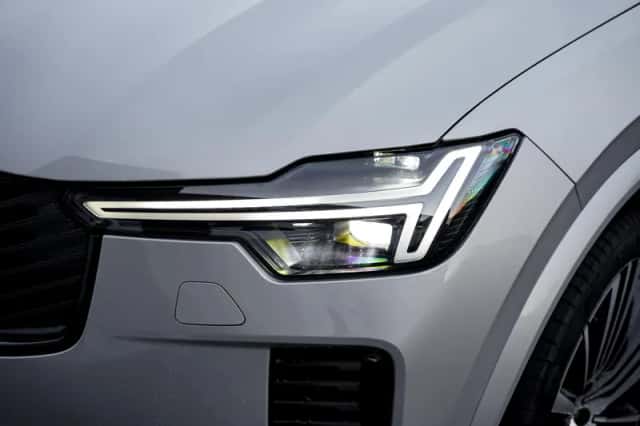 Volvo XC90 (2025) thumbnail 4
