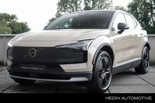 Volvo EX30 Cross Country (2026) thumbnail 1