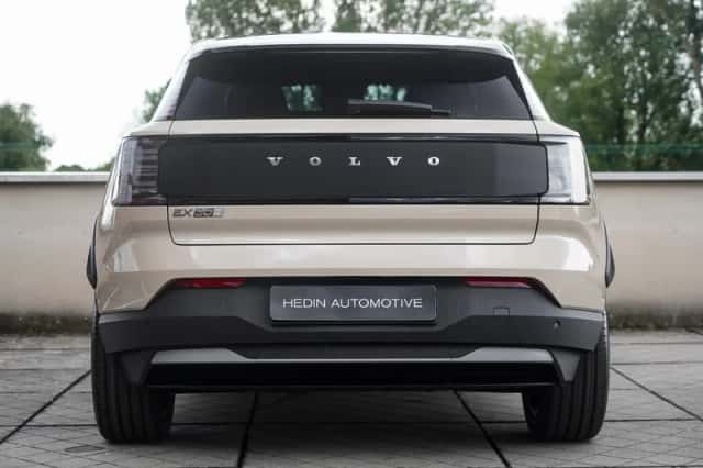 Volvo EX30 Cross Country (2026) thumbnail 5