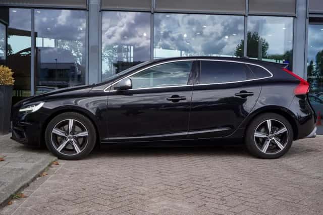 Volvo V40 (2018) thumbnail 3