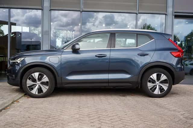 Volvo XC40 (2021) thumbnail 3