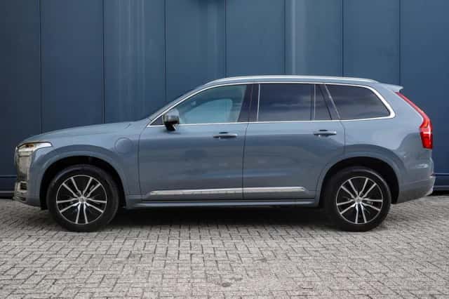 Volvo XC90 (2021) thumbnail 3